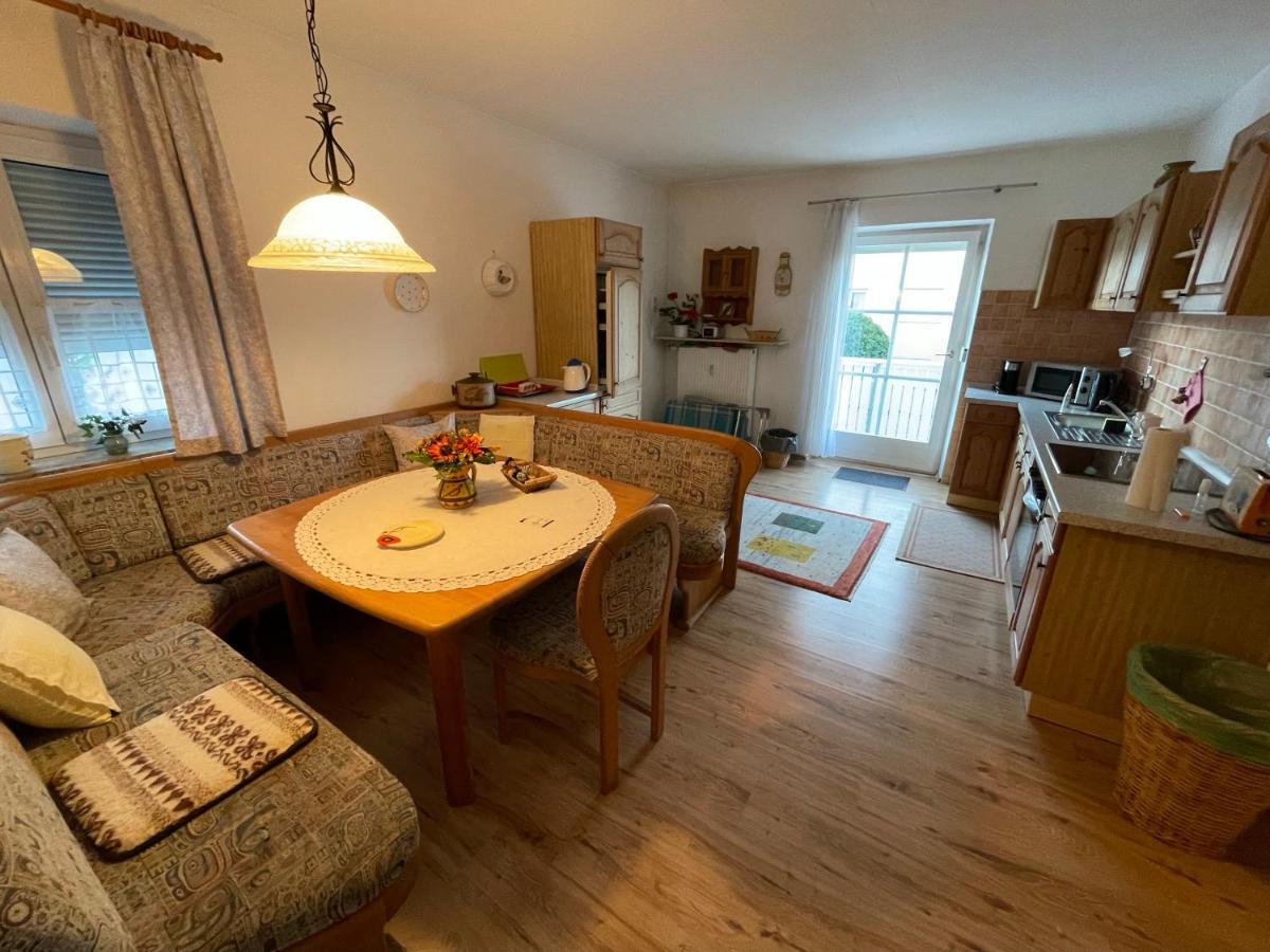 Schoene Ferienwohnung In Bahnhofsnaehe Fuer Urlaub, Studium Oder Arbeit เดกเกนดอร์ฟ ภายนอก รูปภาพ