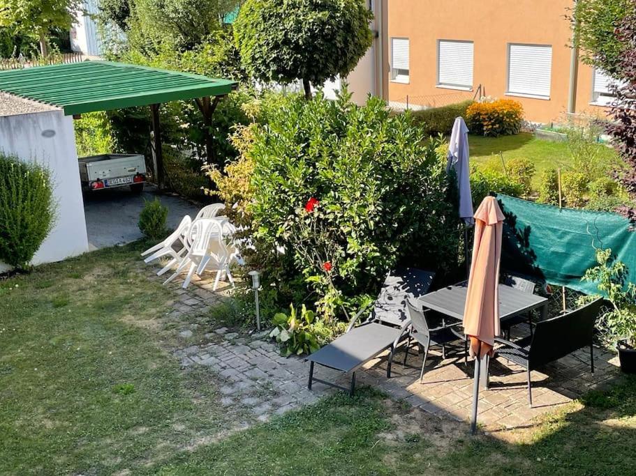 Schoene Ferienwohnung In Bahnhofsnaehe Fuer Urlaub, Studium Oder Arbeit เดกเกนดอร์ฟ ภายนอก รูปภาพ