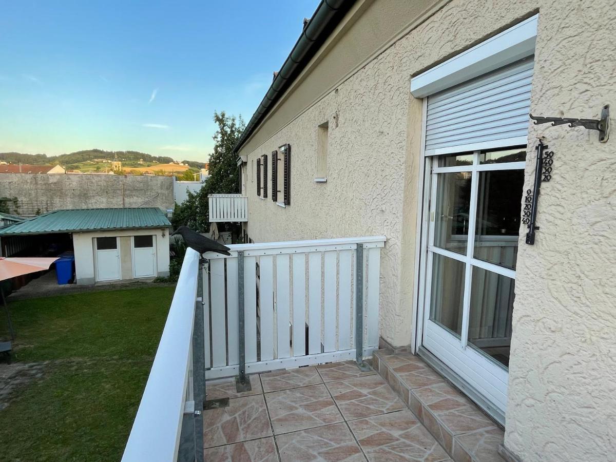 Schoene Ferienwohnung In Bahnhofsnaehe Fuer Urlaub, Studium Oder Arbeit เดกเกนดอร์ฟ ภายนอก รูปภาพ