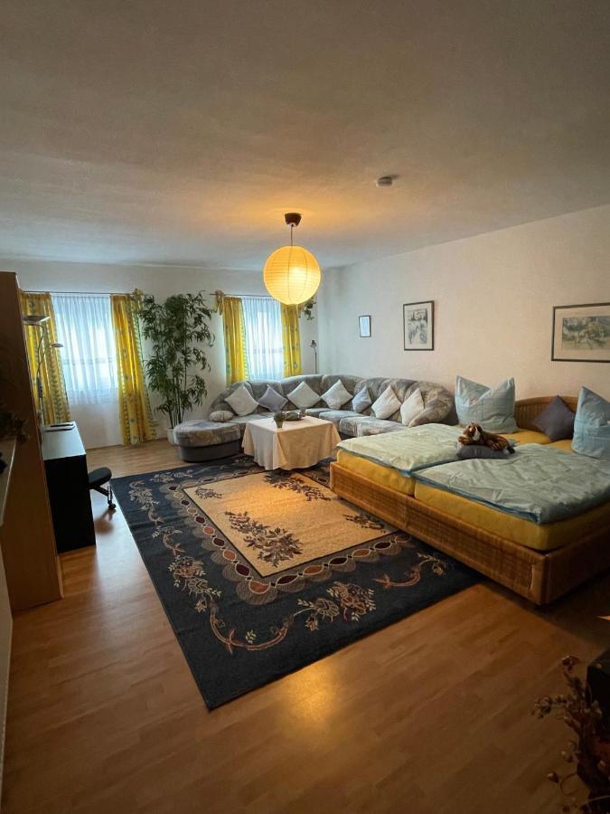 Schoene Ferienwohnung In Bahnhofsnaehe Fuer Urlaub, Studium Oder Arbeit เดกเกนดอร์ฟ ภายนอก รูปภาพ
