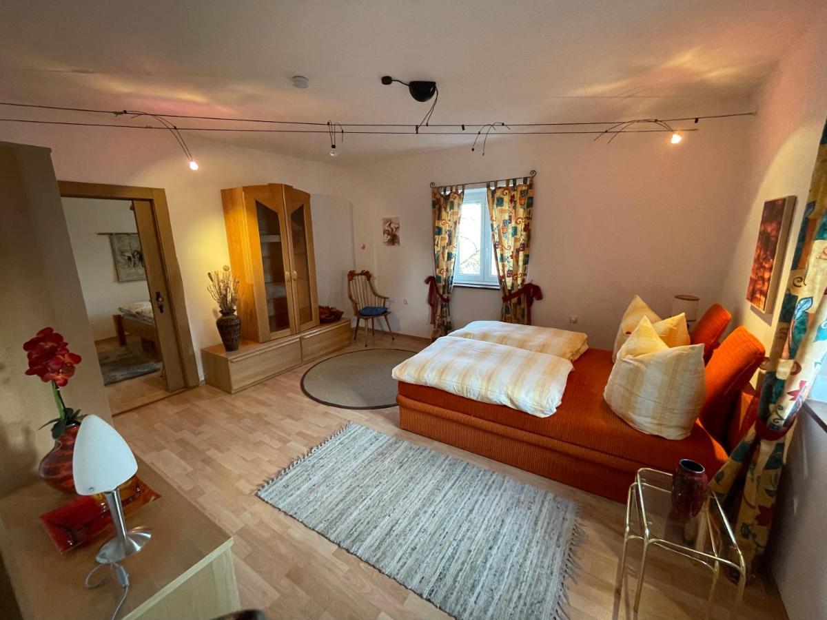 Schoene Ferienwohnung In Bahnhofsnaehe Fuer Urlaub, Studium Oder Arbeit เดกเกนดอร์ฟ ภายนอก รูปภาพ