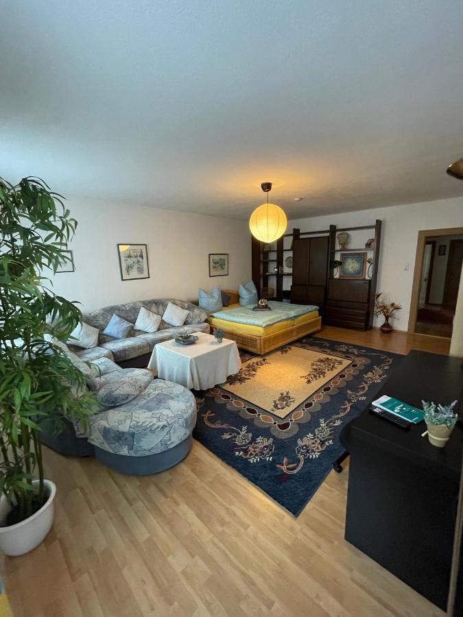 Schoene Ferienwohnung In Bahnhofsnaehe Fuer Urlaub, Studium Oder Arbeit เดกเกนดอร์ฟ ภายนอก รูปภาพ