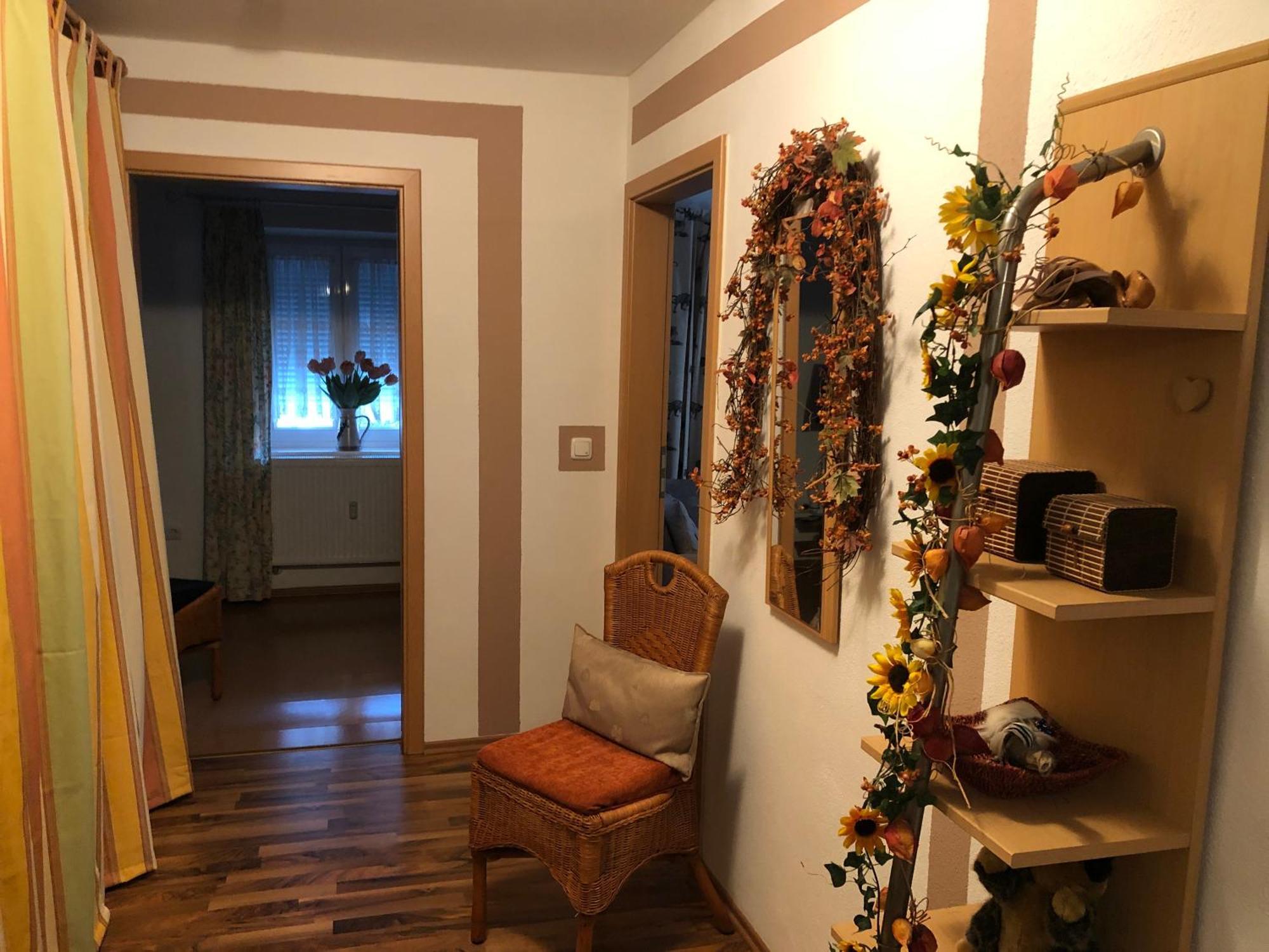 Schoene Ferienwohnung In Bahnhofsnaehe Fuer Urlaub, Studium Oder Arbeit เดกเกนดอร์ฟ ภายนอก รูปภาพ