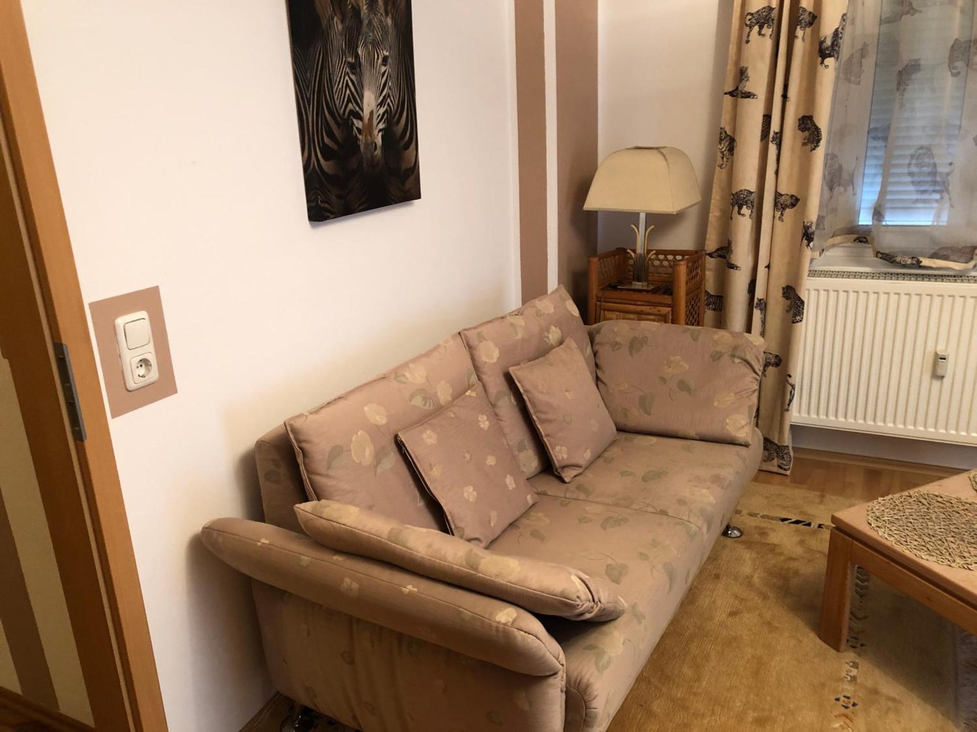 Schoene Ferienwohnung In Bahnhofsnaehe Fuer Urlaub, Studium Oder Arbeit เดกเกนดอร์ฟ ภายนอก รูปภาพ