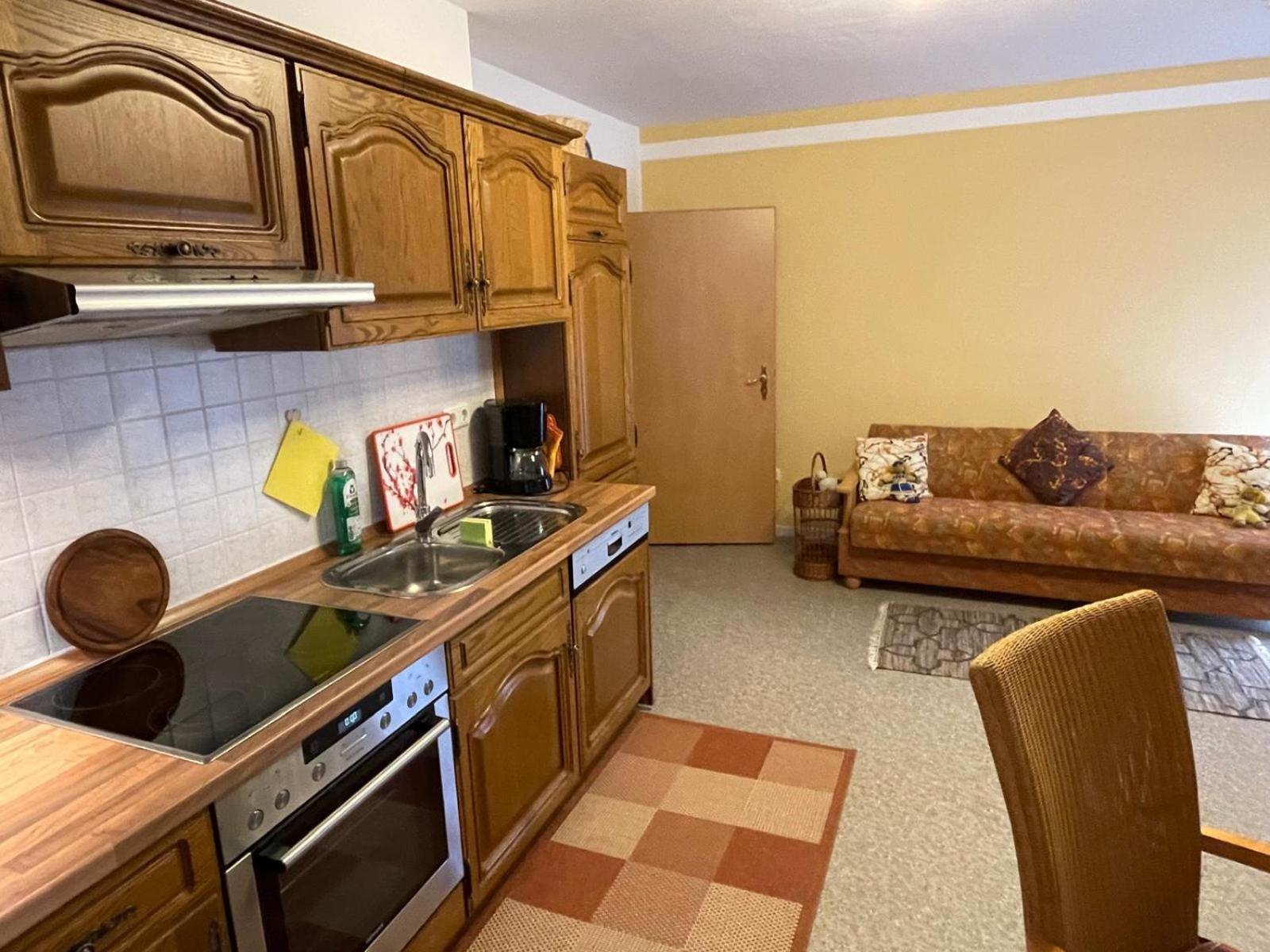 Schoene Ferienwohnung In Bahnhofsnaehe Fuer Urlaub, Studium Oder Arbeit เดกเกนดอร์ฟ ภายนอก รูปภาพ