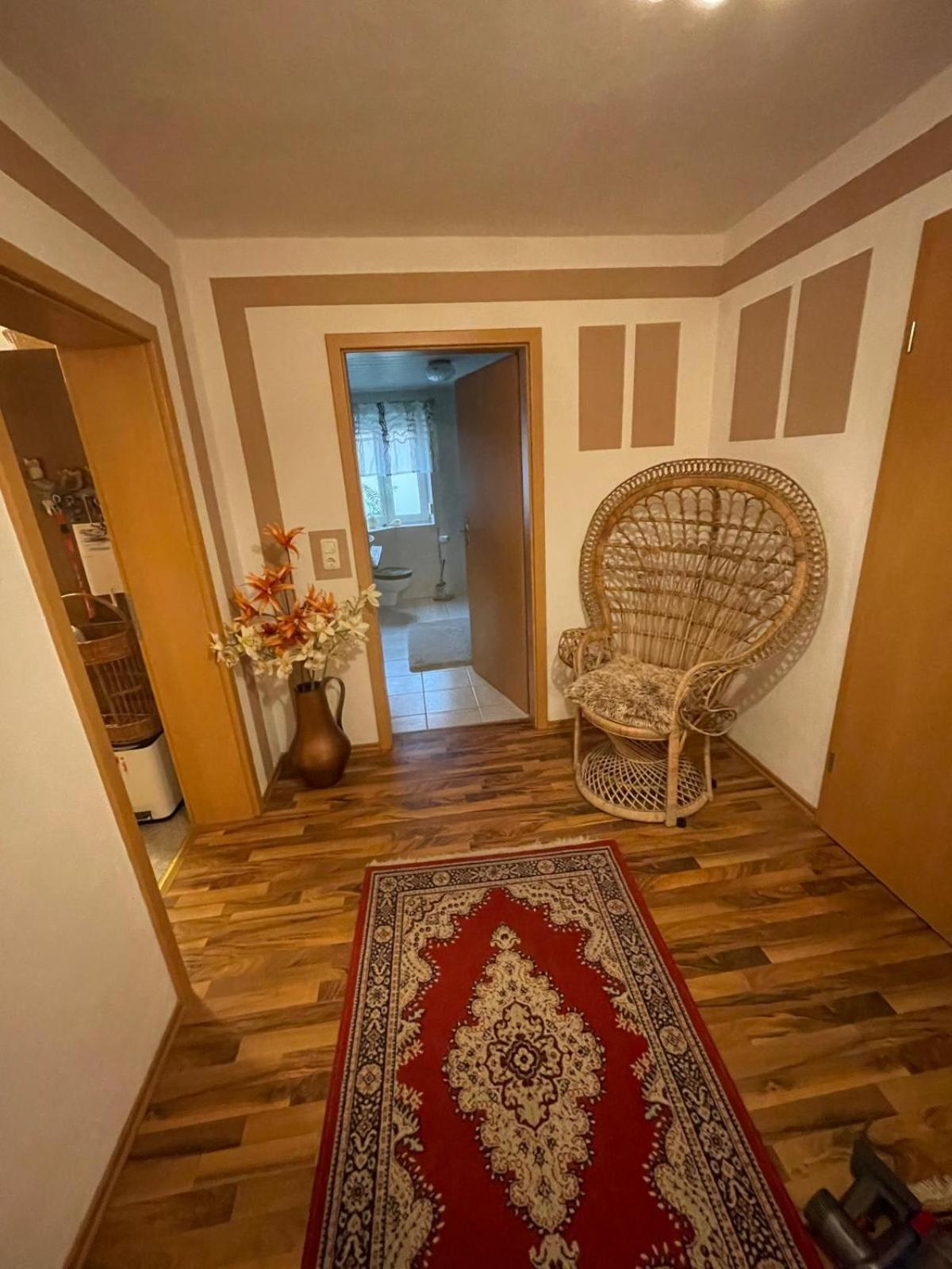 Schoene Ferienwohnung In Bahnhofsnaehe Fuer Urlaub, Studium Oder Arbeit เดกเกนดอร์ฟ ภายนอก รูปภาพ