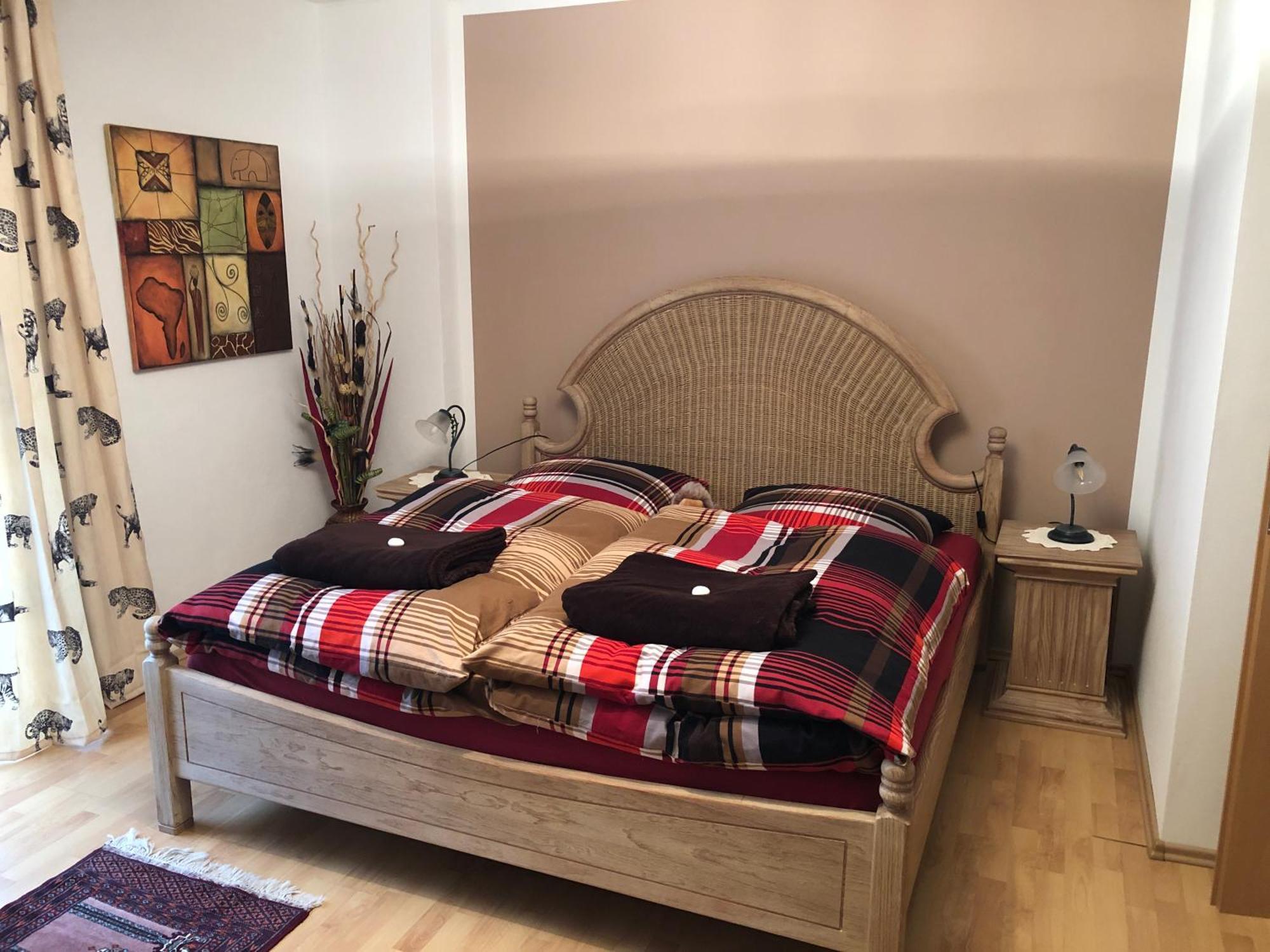 Schoene Ferienwohnung In Bahnhofsnaehe Fuer Urlaub, Studium Oder Arbeit เดกเกนดอร์ฟ ภายนอก รูปภาพ